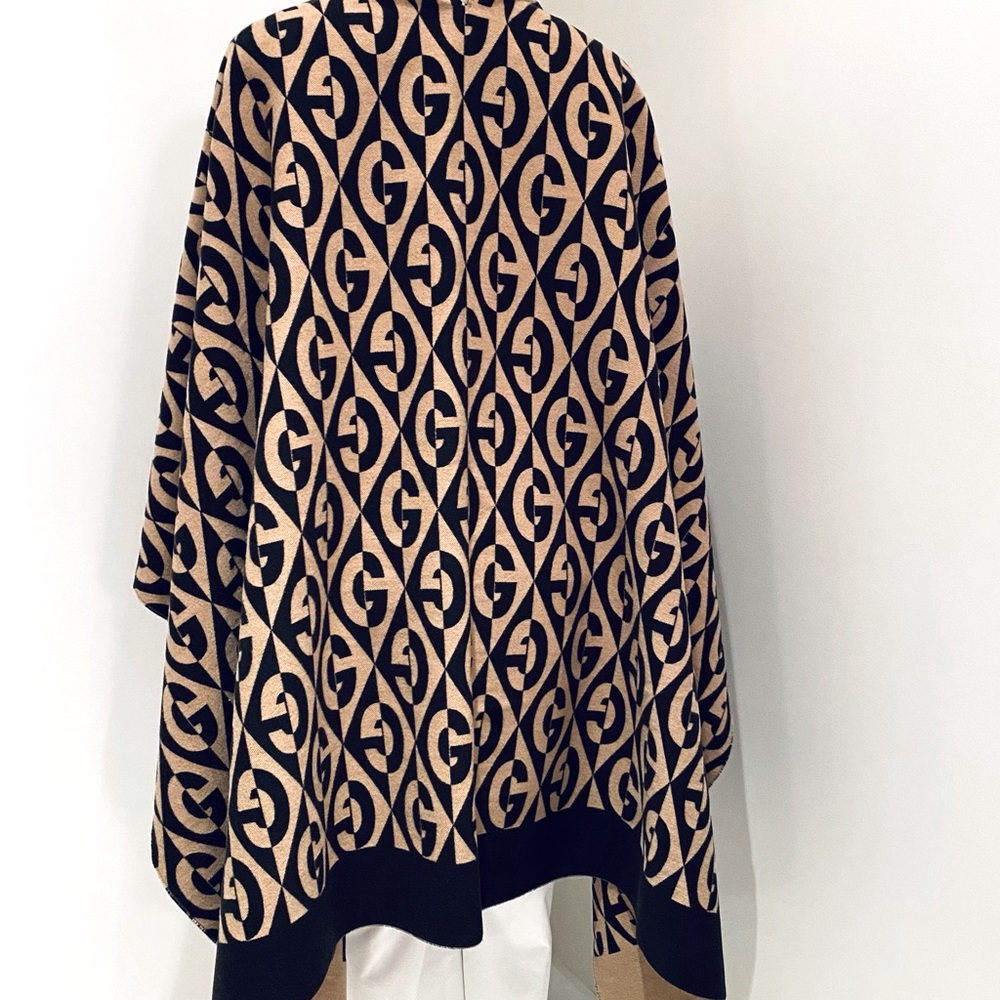 GUCCI GG RHOMBUS PONCHO. - Picture 8 of 11